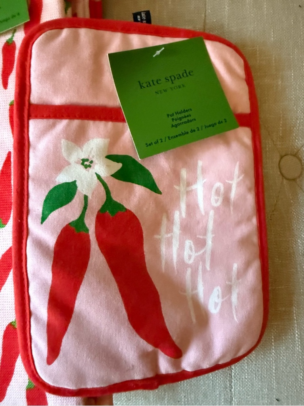 Kate Spade Hot Hot Hot Chili Pepper Kitchen Towel Set & Pot Holder Bundle - Picture 8 of 10